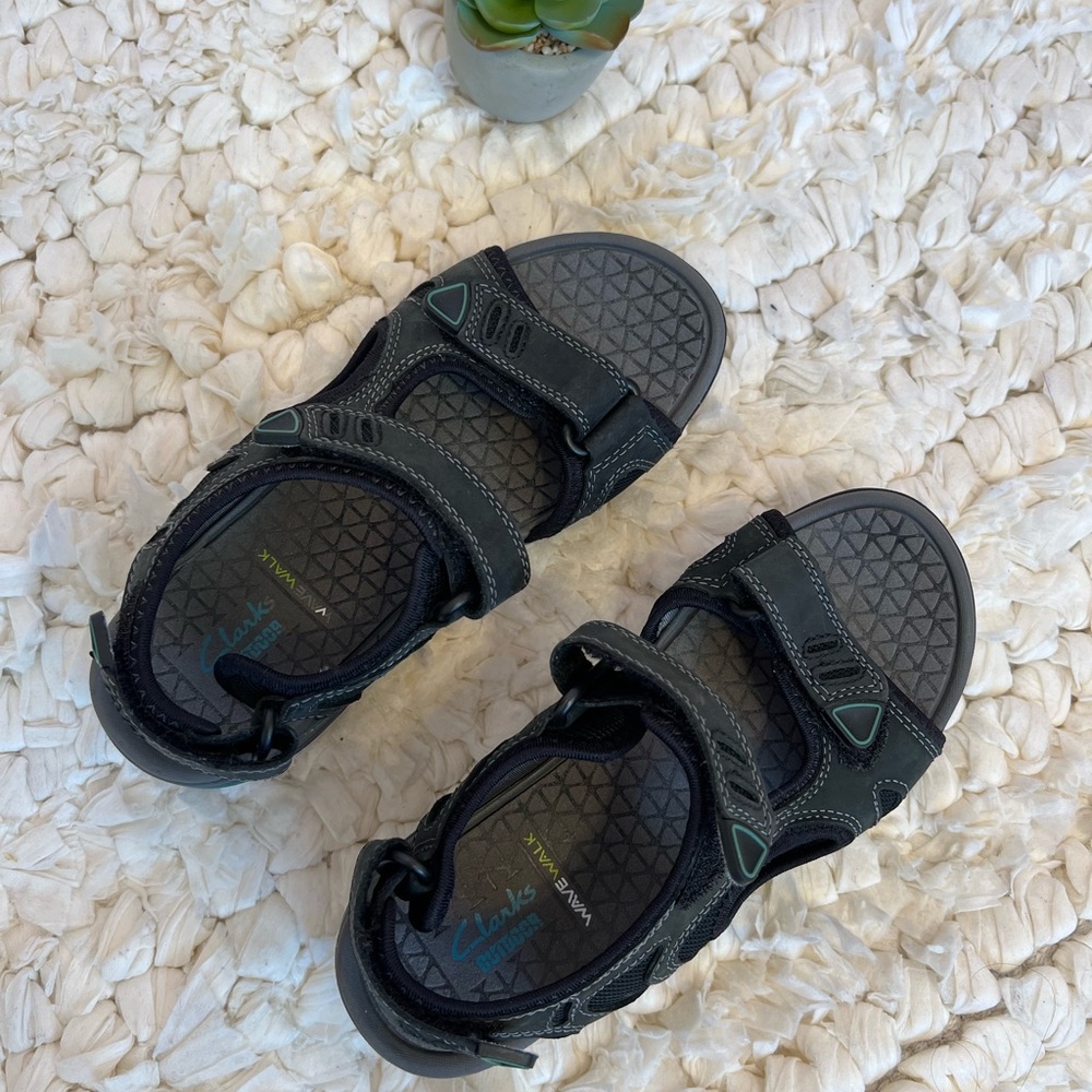 Women's Clarks Outdoor Wavewalk Sandals Sz 5.5